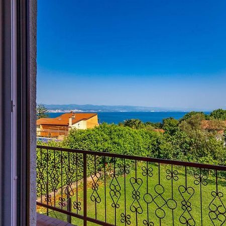 Apartment Roza, Sea View, Free Parking Ičići Esterno foto