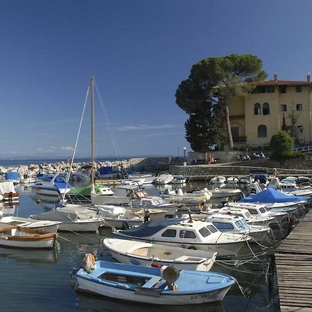 Apartment Roza, Sea View, Free Parking Ičići Esterno foto