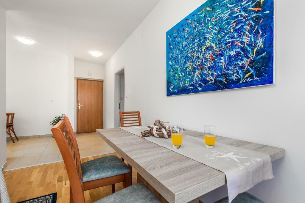 Apartment Roza, Sea View, Free Parking Ičići Esterno foto