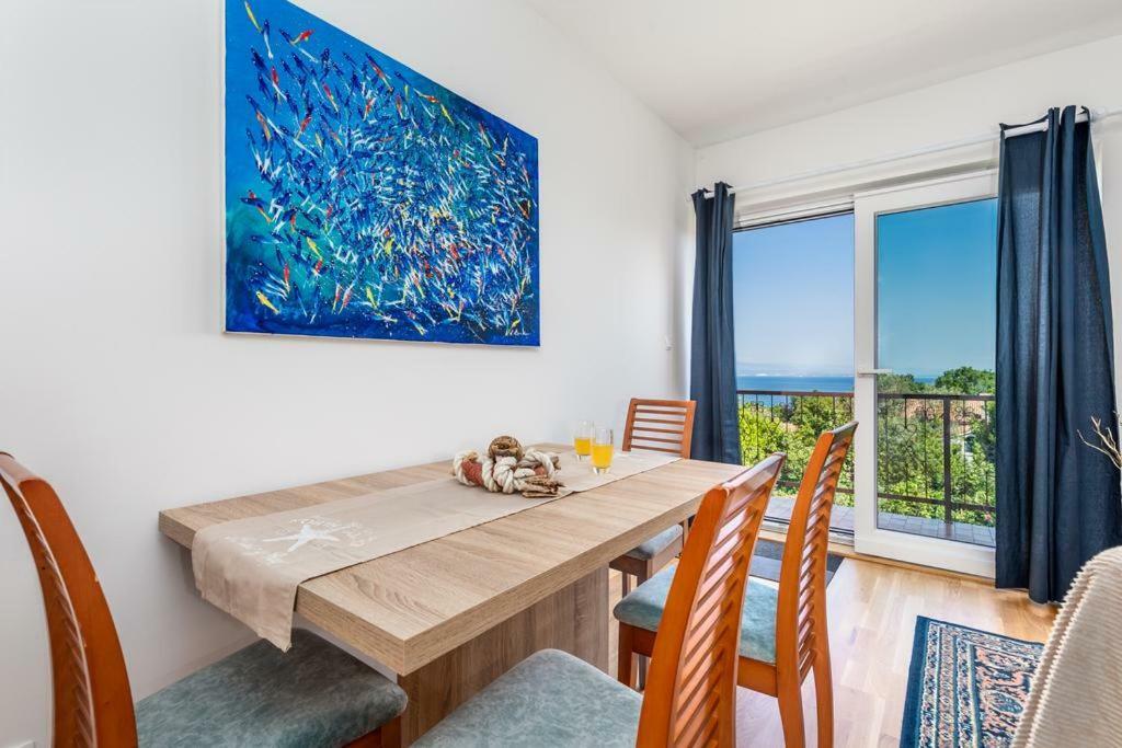 Apartment Roza, Sea View, Free Parking Ičići Esterno foto